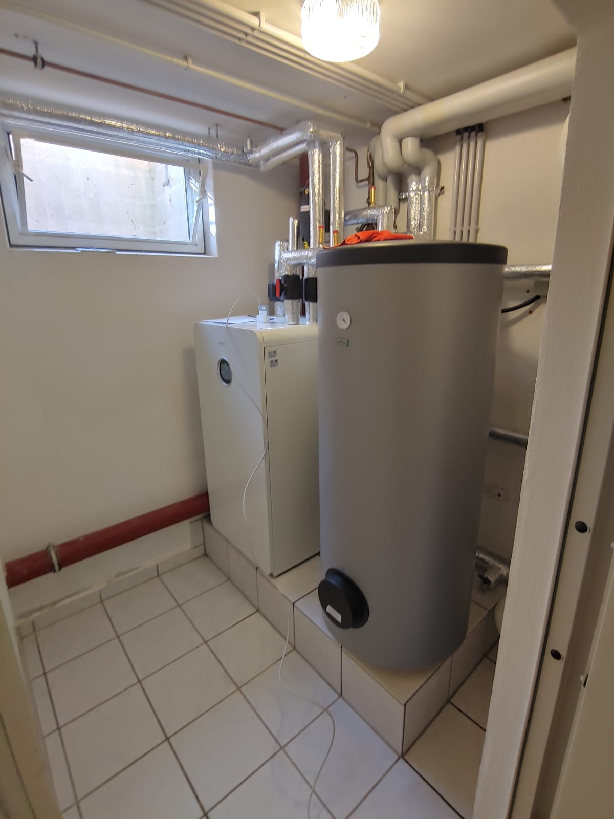 Boiler, Speicher & Rohrleitungen